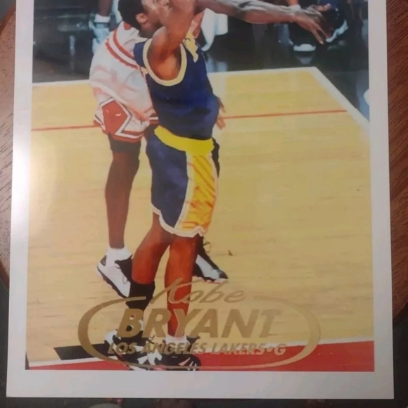 KOBE BRYANT LAKERS ROOKIE VS MICHAEL JORDAN BULLS GLOSSY 8.5x11 VINTAGE POSTER🔥 - Picture 5 of 8